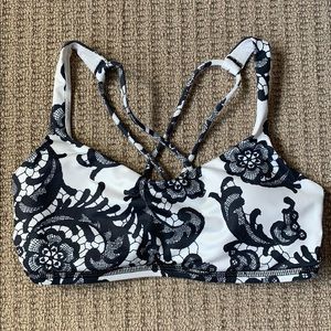 Lululemon Free To Be Bra